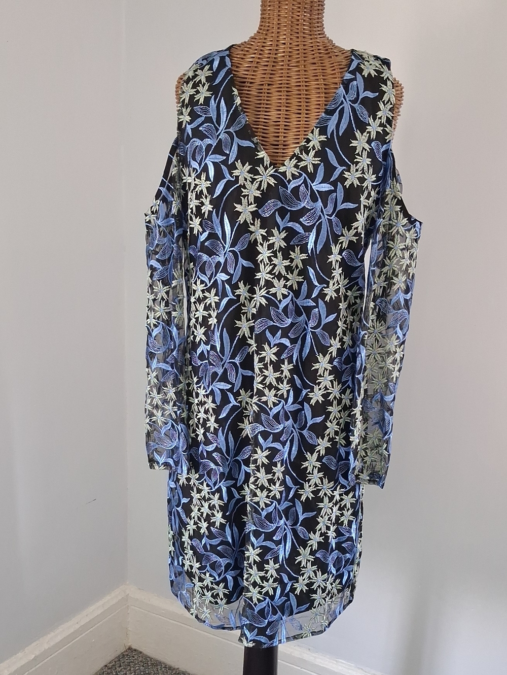 Sam Edelman Cold-Shoulder V-Neck Floral Dress in Black and Light Blue